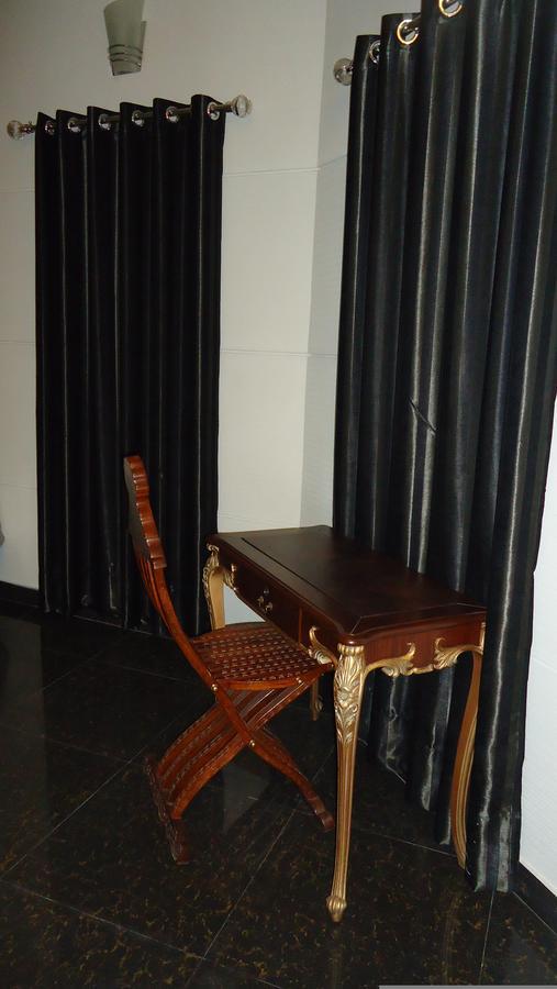 Midway Hotel & Restaurant Sadiqabad エクステリア 写真